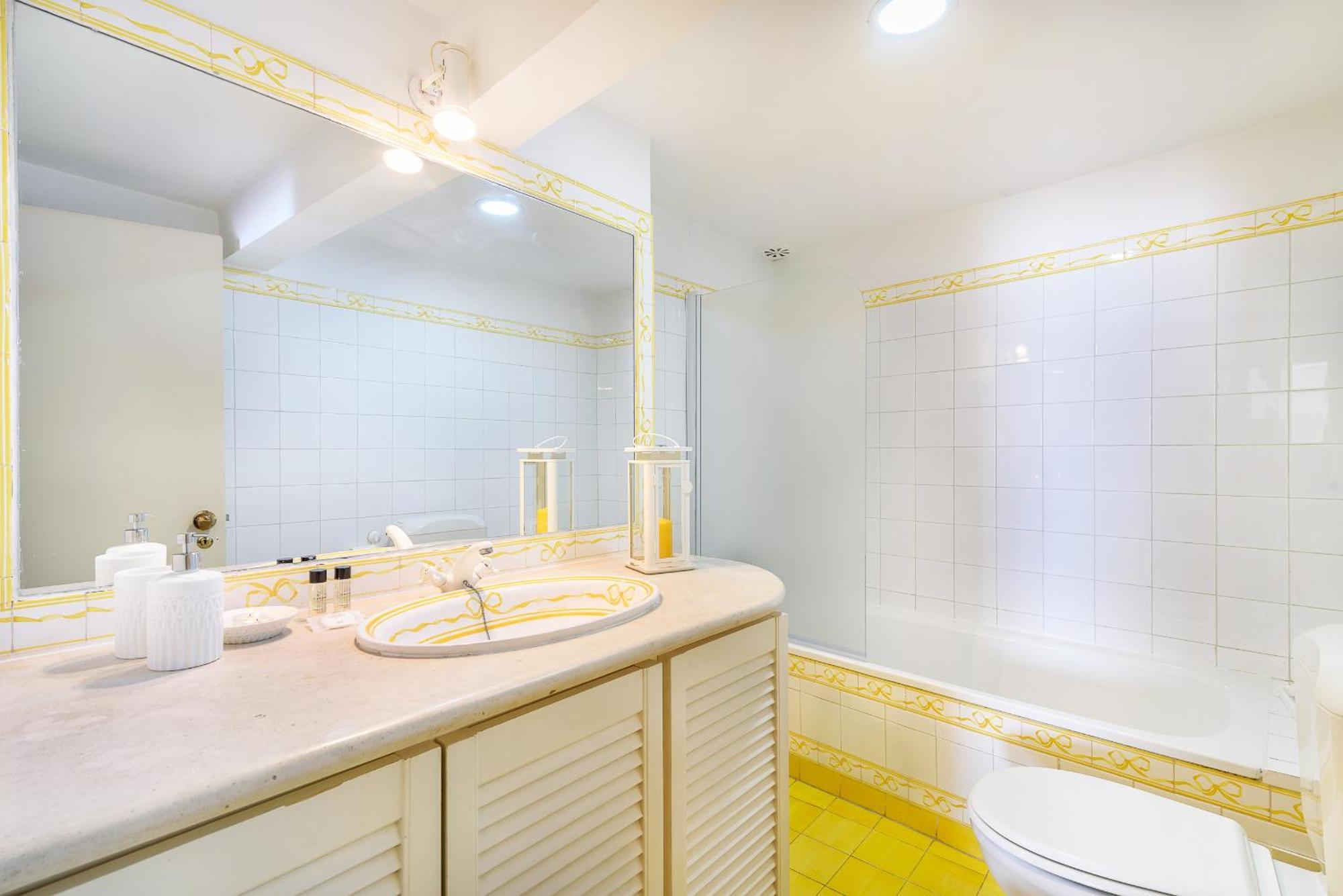 Appartamento Beguest Cozy Flat Sant 'Ana Lisbona Esterno foto